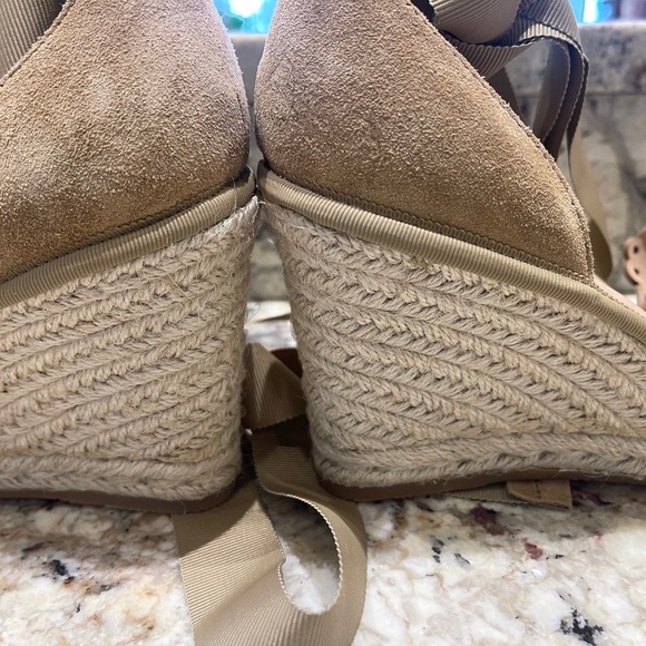 NWOB Veronica Beard "Sand" Soleil Espadrille Wedge with Tie Ribbon in Size 8M - Picture 11 of 12